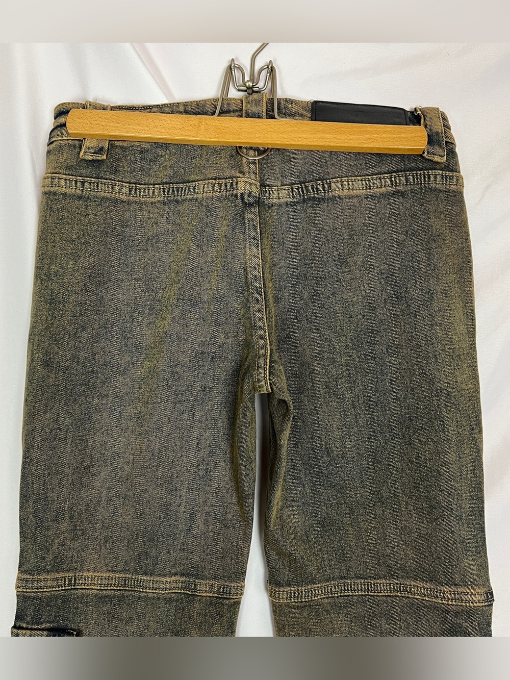 Darker Wavs Acid Wash Frequency Strappy Cargo Jeans - Picture 6 of 7